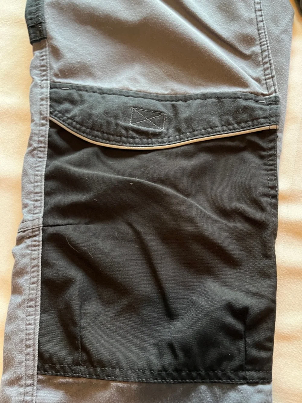Men's Gray Cargo Work Pants with Black Reinforcements - Picture 4 of 5